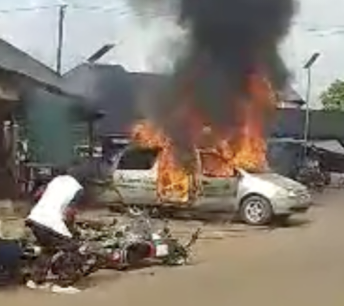 Gunmen throw Anambra communities in mourning, Kill 4 Vigilantes, Burn Vehicle 